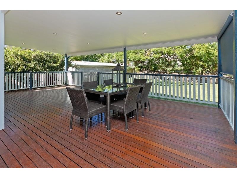 33 Macrossan Avenue, Norman Park QLD 4170