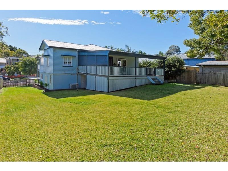 33 Macrossan Avenue, Norman Park QLD 4170