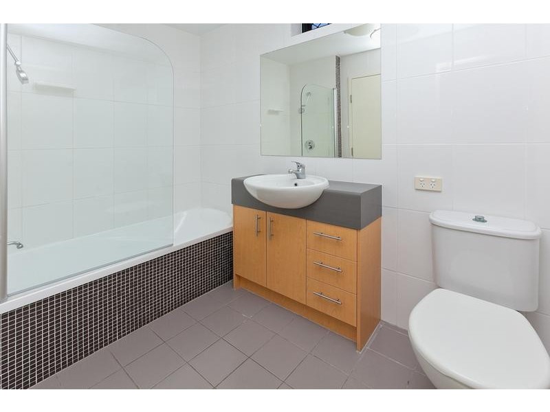 38 Brougham, Fairfield QLD 4103