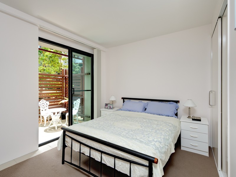 8 Dath Street, Teneriffe QLD 4005