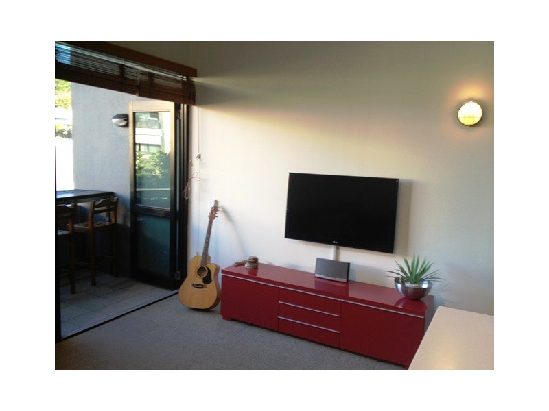 139 Commercial Rd, Teneriffe QLD 4005