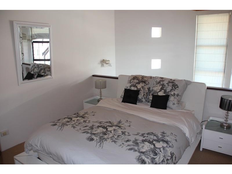 139 Commercial Rd, Teneriffe QLD 4005