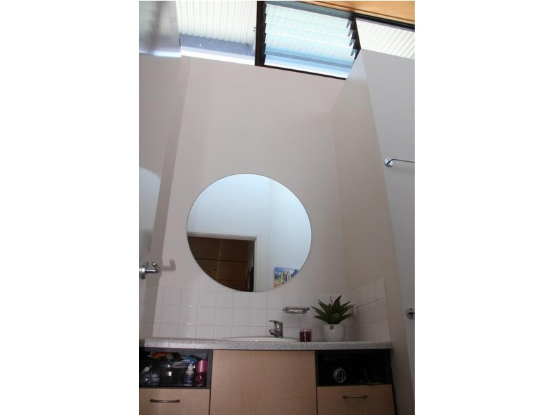 139 Commercial Rd, Teneriffe QLD 4005