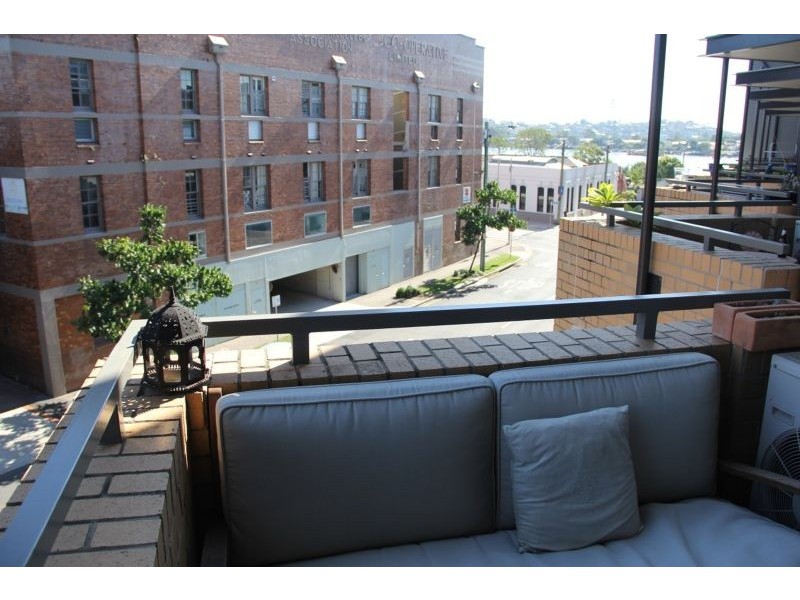 139 Commercial Rd, Teneriffe QLD 4005