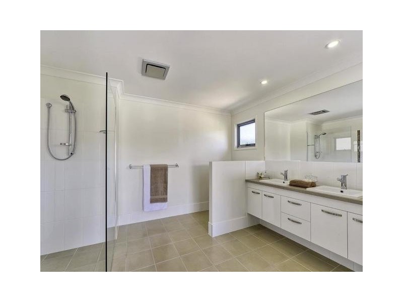 54 Somers Street, Nudgee QLD 4014