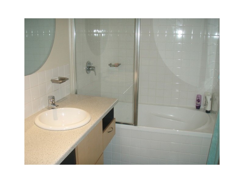 139 Commercial Rd, Teneriffe QLD 4005