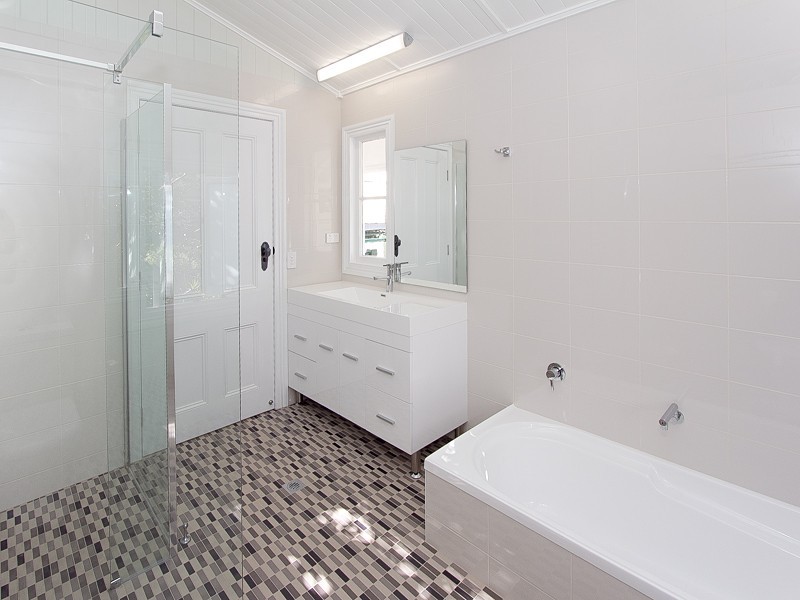 53 Baron Street, Greenslopes QLD 4120