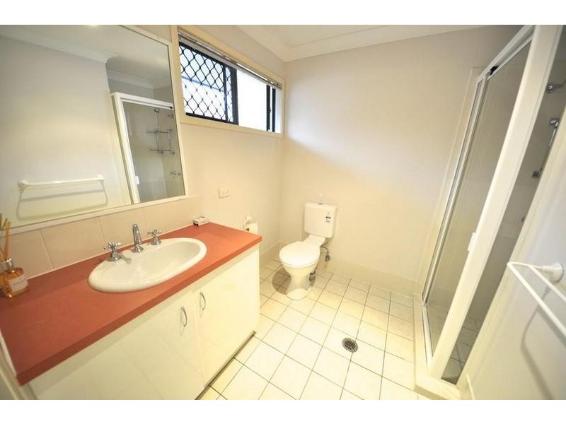 2/55 Miles Street, Clayfield QLD 4011