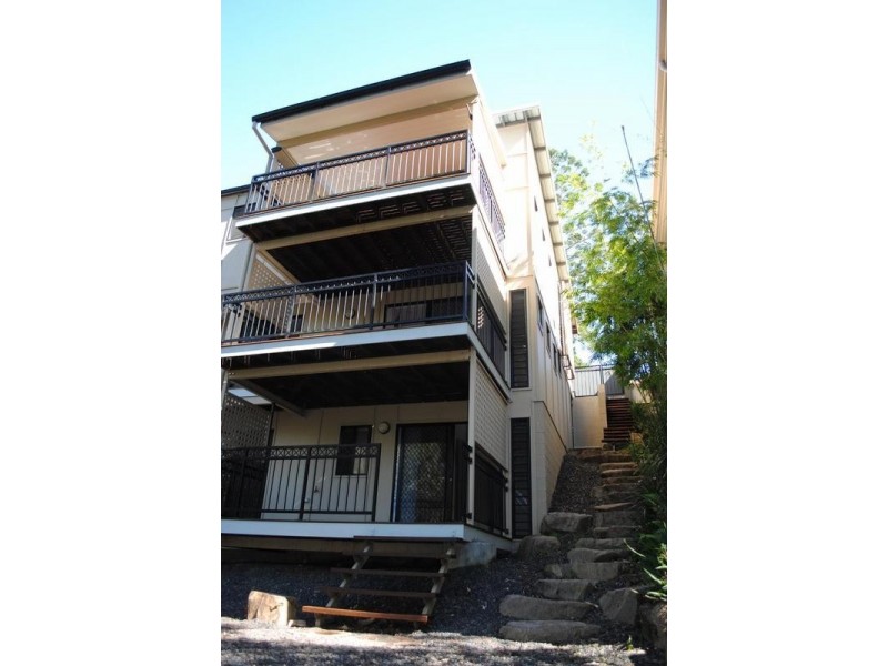 30 Dauphin Terrace, Highgate Hill QLD 4101