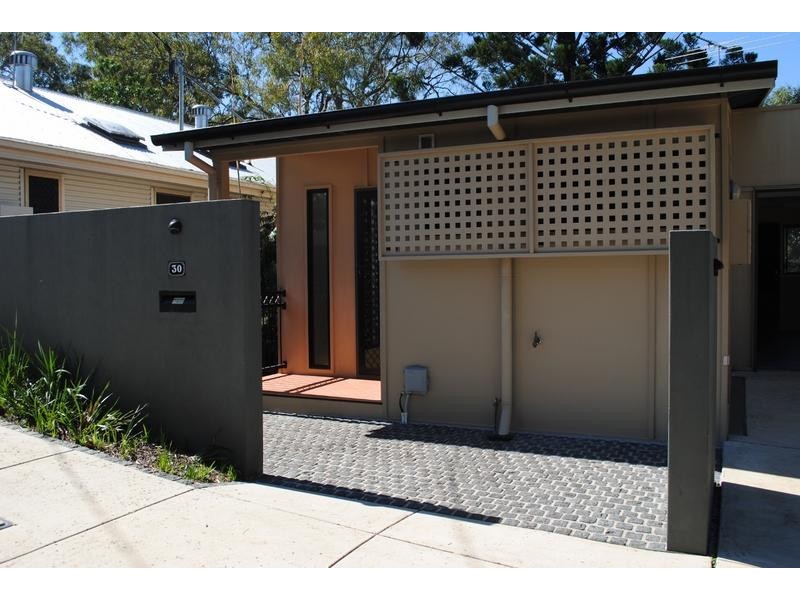 30 Dauphin Terrace, Highgate Hill QLD 4101