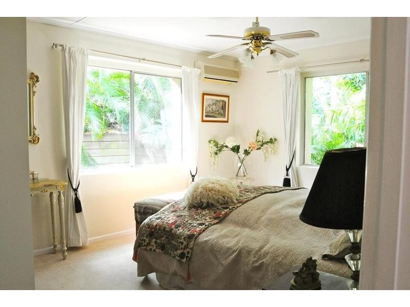 13 Pelion Street, Bardon QLD 4065