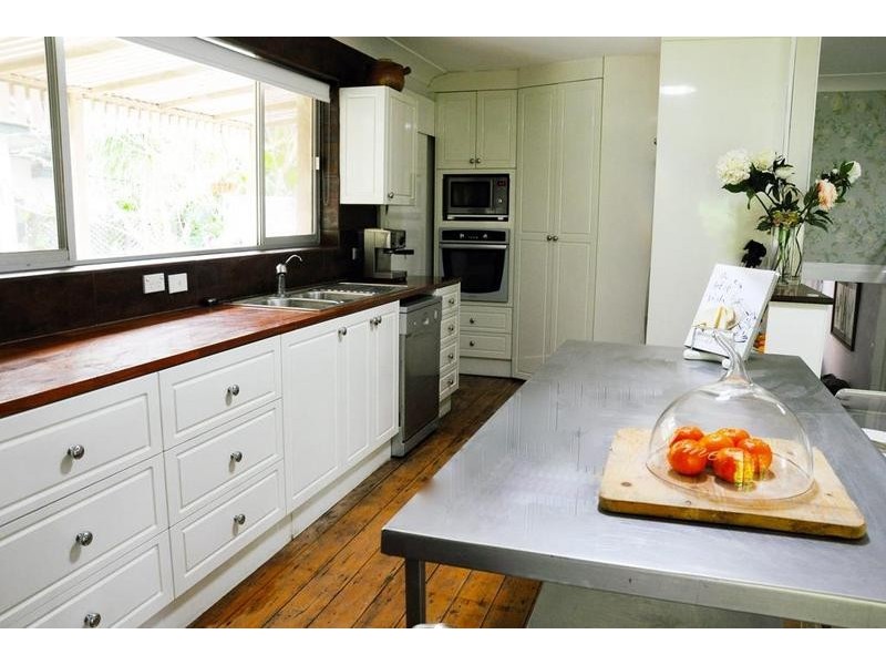 13 Pelion Street, Bardon QLD 4065