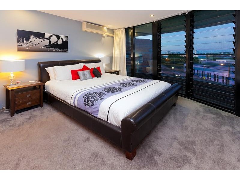 139 Commercial Rd, Teneriffe QLD 4005
