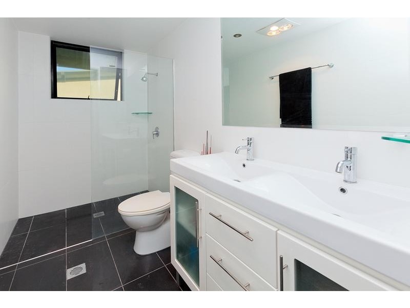 139 Commercial Rd, Teneriffe QLD 4005