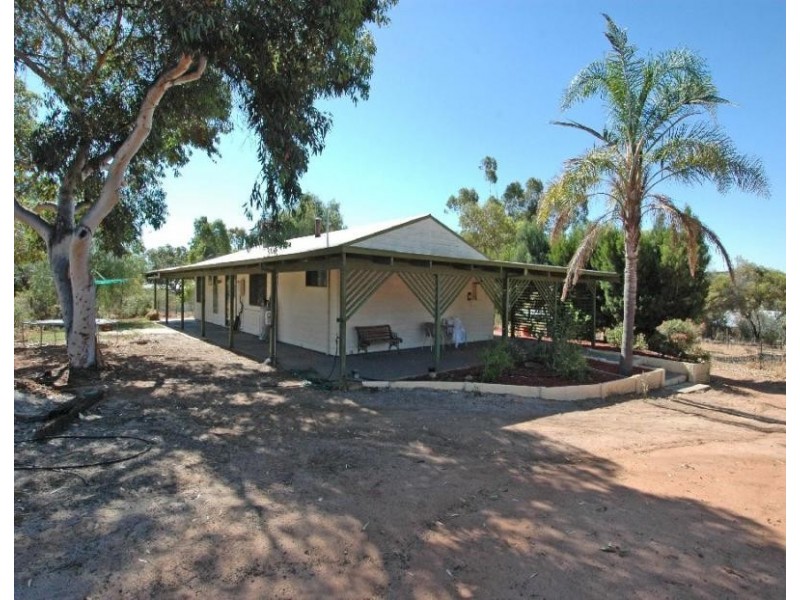 2982 NORTHAM ROAD, York WA 6302