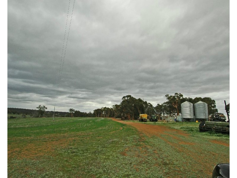 12209 Herdigan Road, Wandering WA 6308
