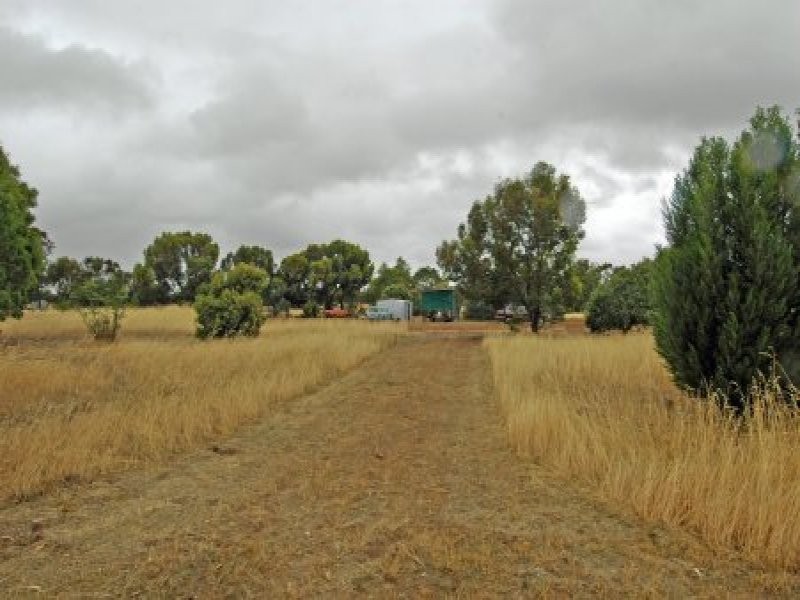 Lot 165 Quairading York Road, Kauring WA 6302