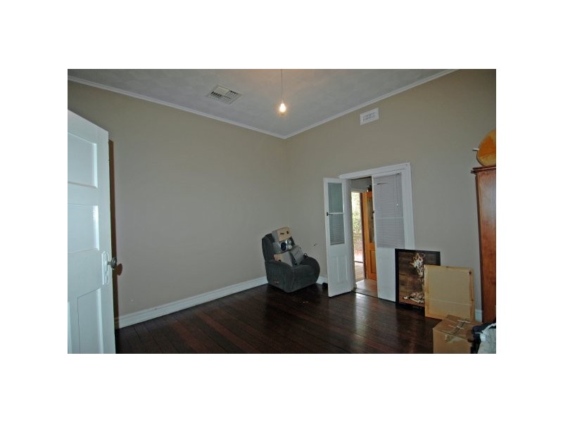 27 Hunt Road, Beverley WA 6304