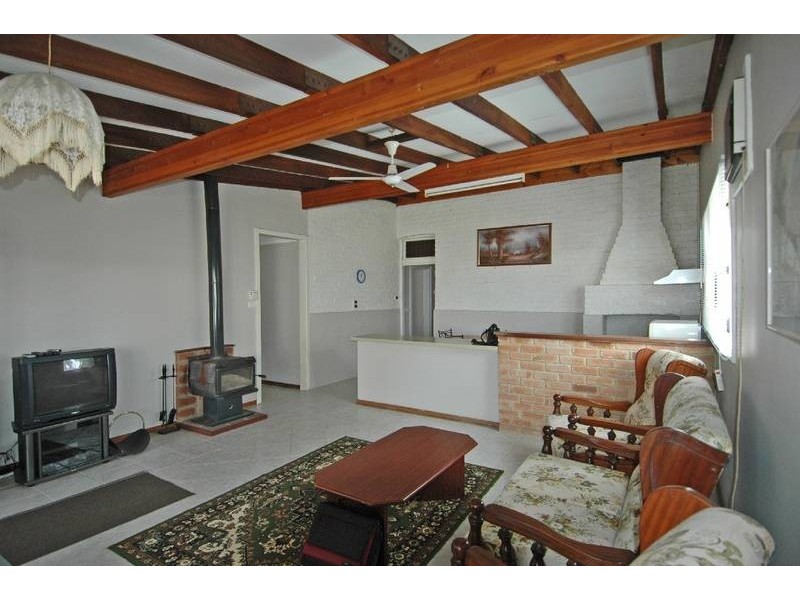 22 Lennard Street, Brookton WA 6306