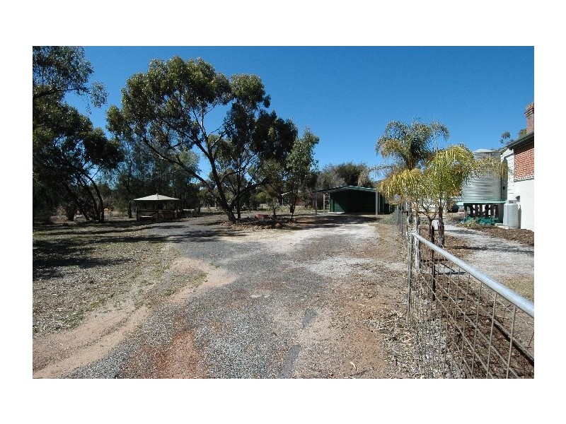 22 Lennard Street, Brookton WA 6306