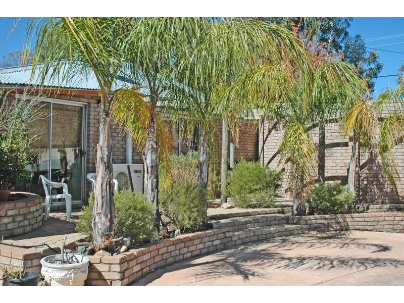 12 Thomson Street, York WA 6302