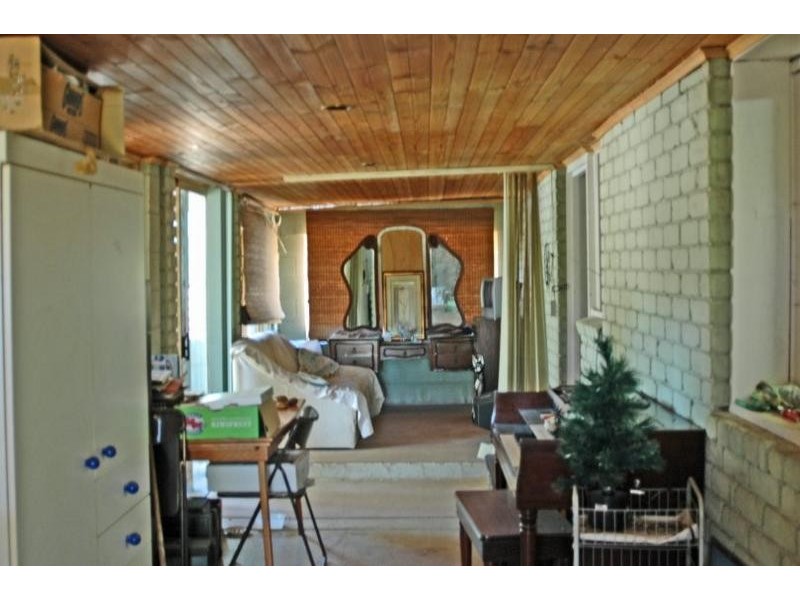 12 Thomson Street, York WA 6302