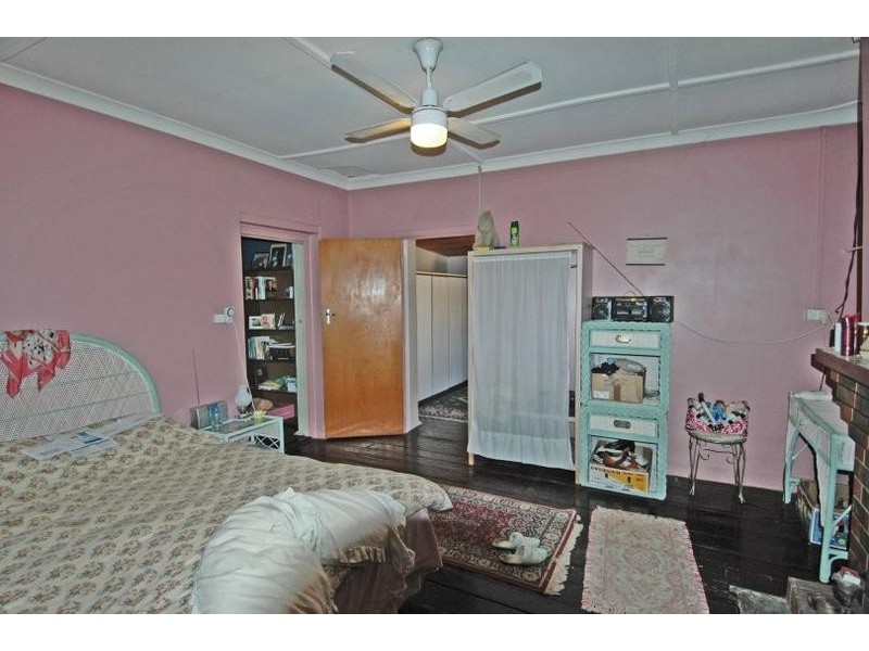 12 Thomson Street, York WA 6302