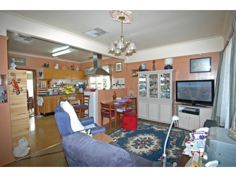 49 Murphy Street, Quairading WA 6383