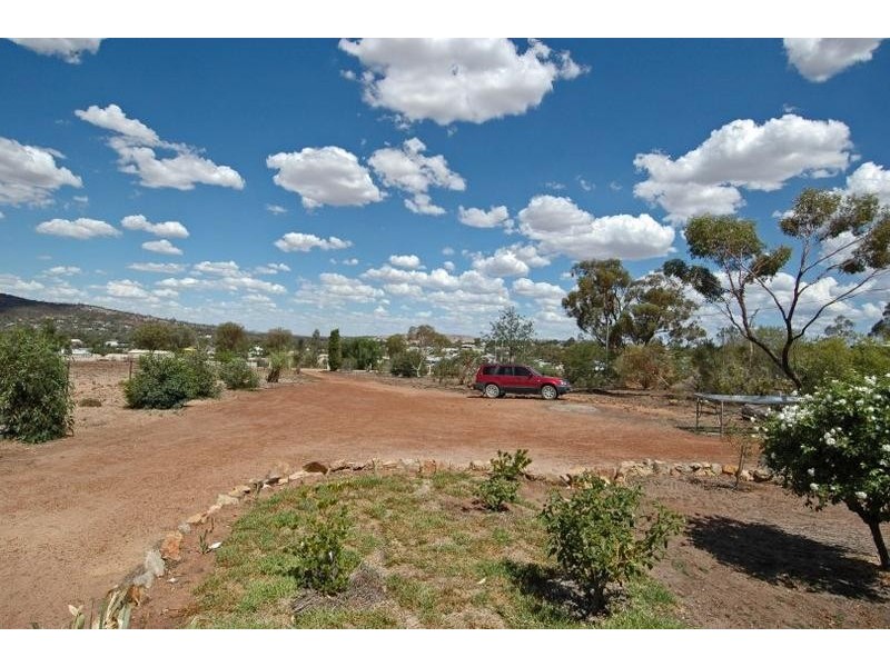 10 Henry Road, York WA 6302