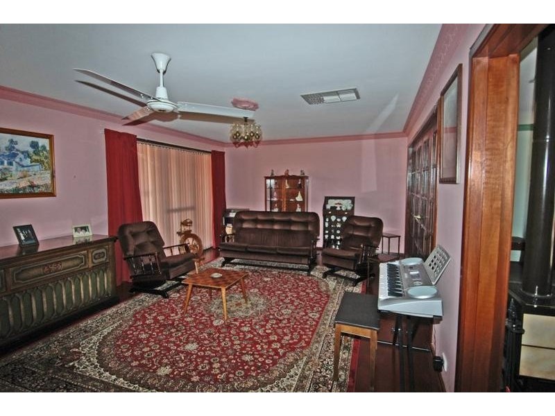 10 Henry Road, York WA 6302