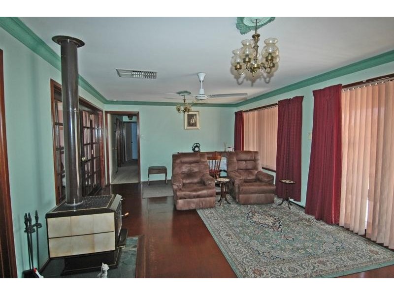 10 Henry Road, York WA 6302