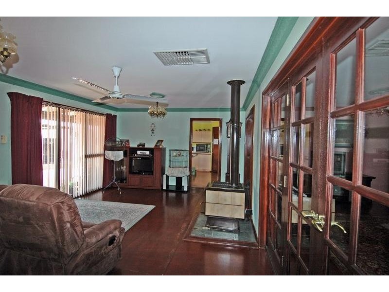 10 Henry Road, York WA 6302