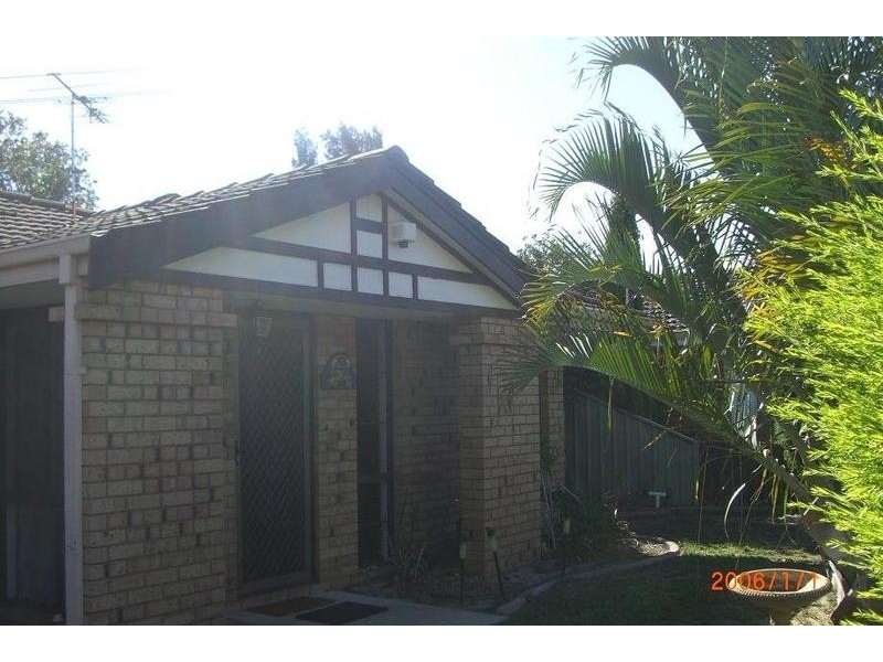 100 Lowanna Street, Armadale WA 6112