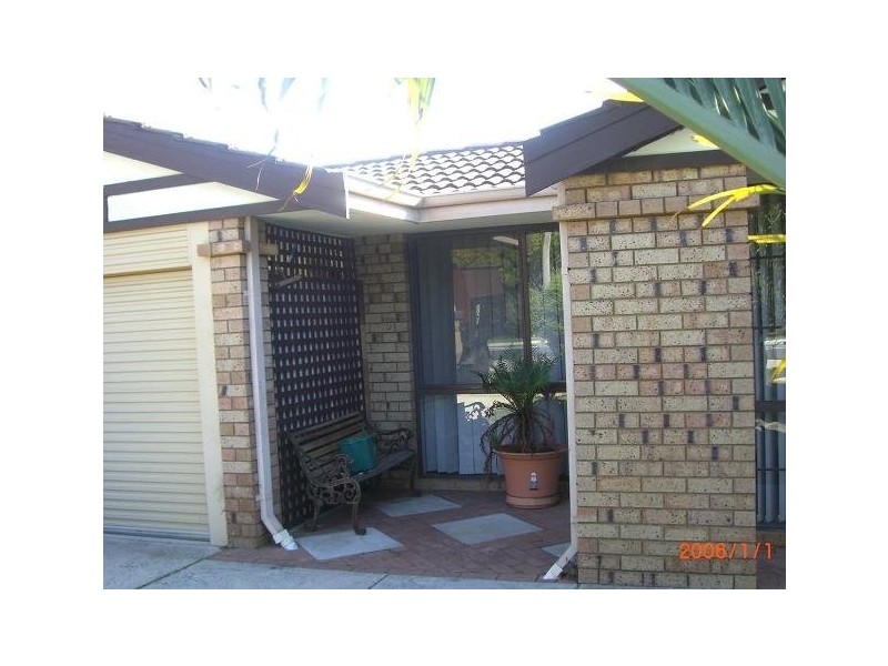 100 Lowanna Street, Armadale WA 6112