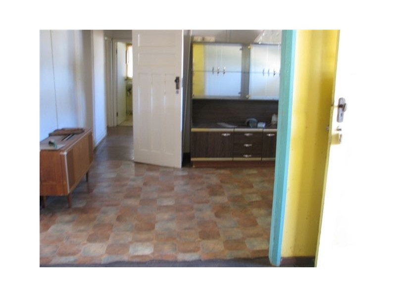 30 Massingham Street, Kellerberrin WA 6410