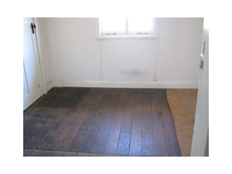 30 Massingham Street, Kellerberrin WA 6410