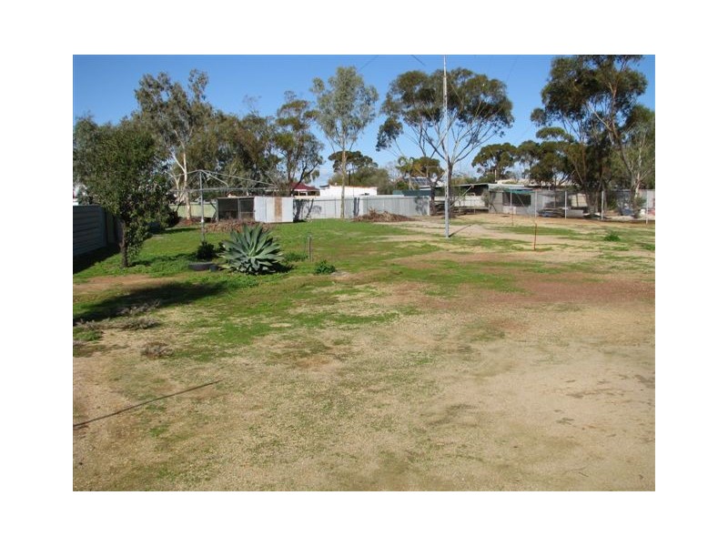 30 Massingham Street, Kellerberrin WA 6410