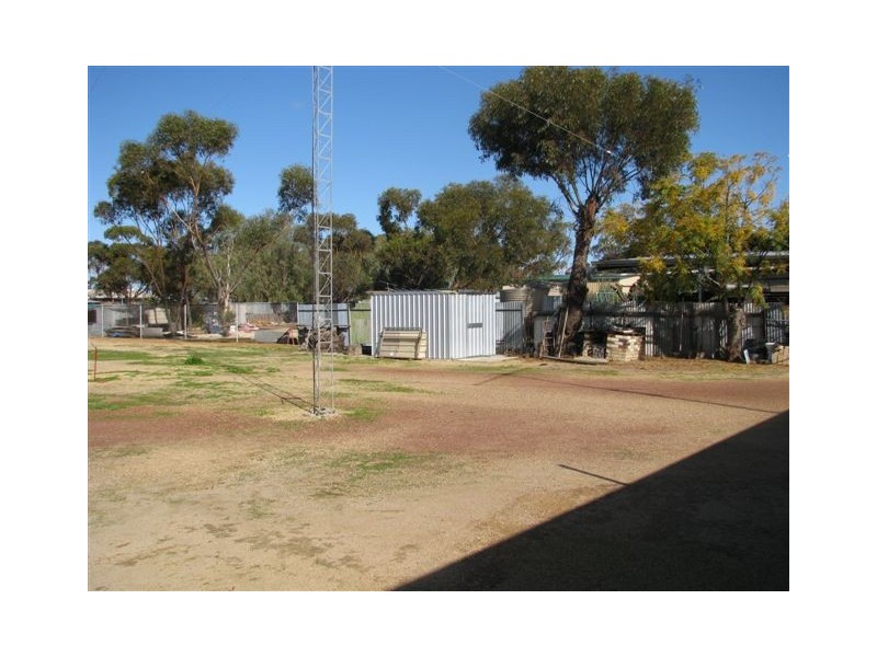 30 Massingham Street, Kellerberrin WA 6410