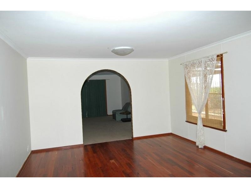 17 Ashton St, Quairading WA 6383