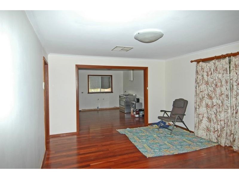 17 Ashton St, Quairading WA 6383