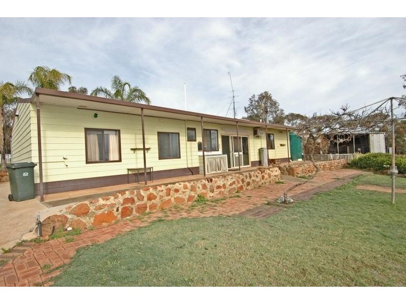 811 Goldfields Rd, York WA 6302