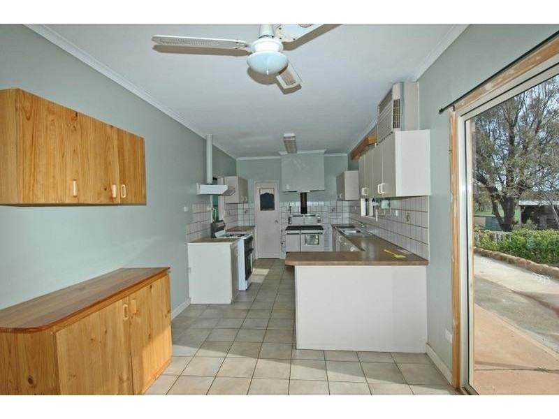 811 Goldfields Rd, York WA 6302