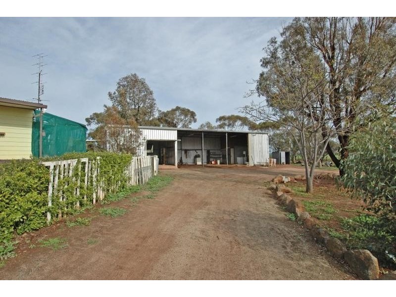 811 Goldfields Rd, York WA 6302