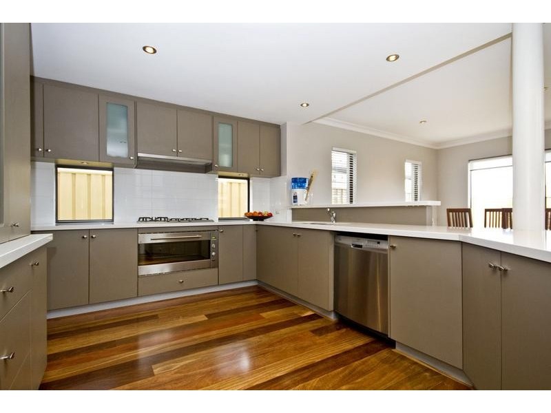 8 Spinebill Rest, Beeliar WA 6164