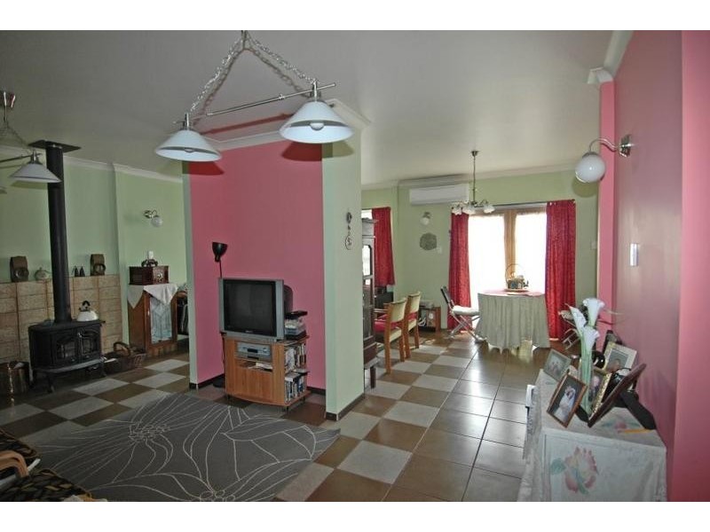 10 Thomson Street, York WA 6302