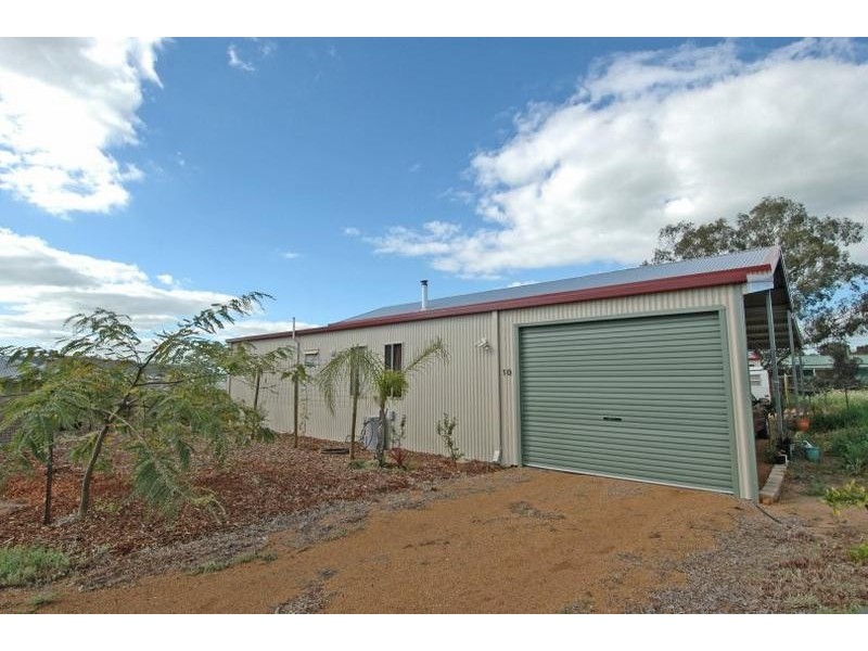 10 Thomson Street, York WA 6302