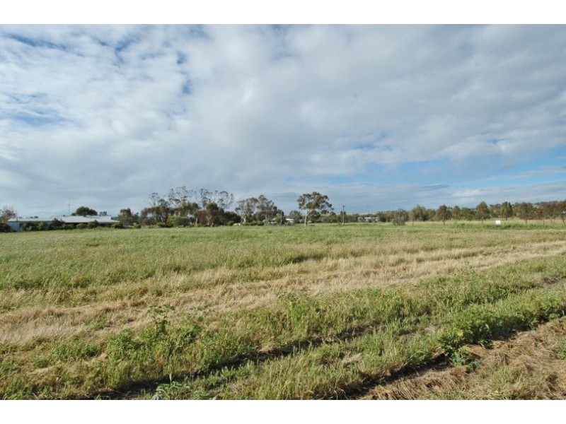 15 Nicholas Street, Beverley WA 6304