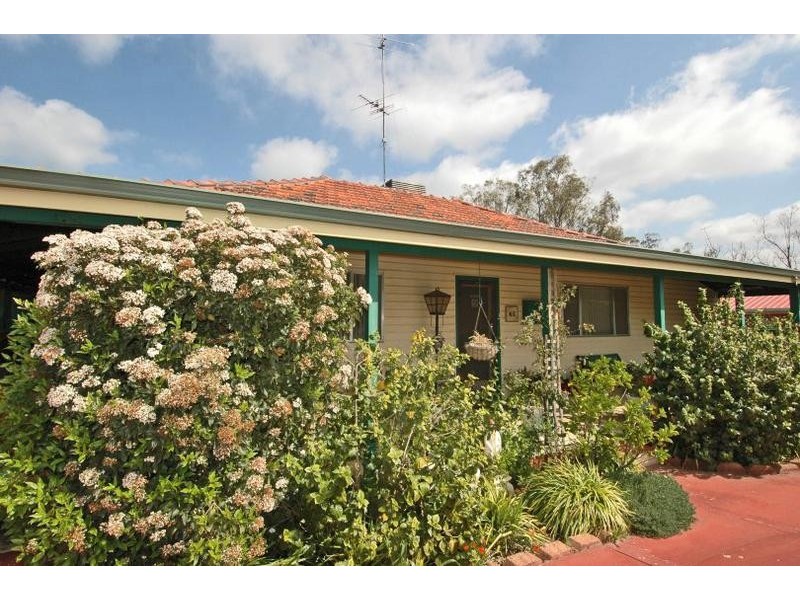 65 Suburban Road, York WA 6302
