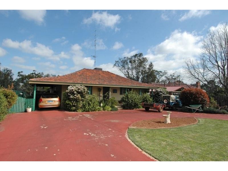 65 Suburban Road, York WA 6302