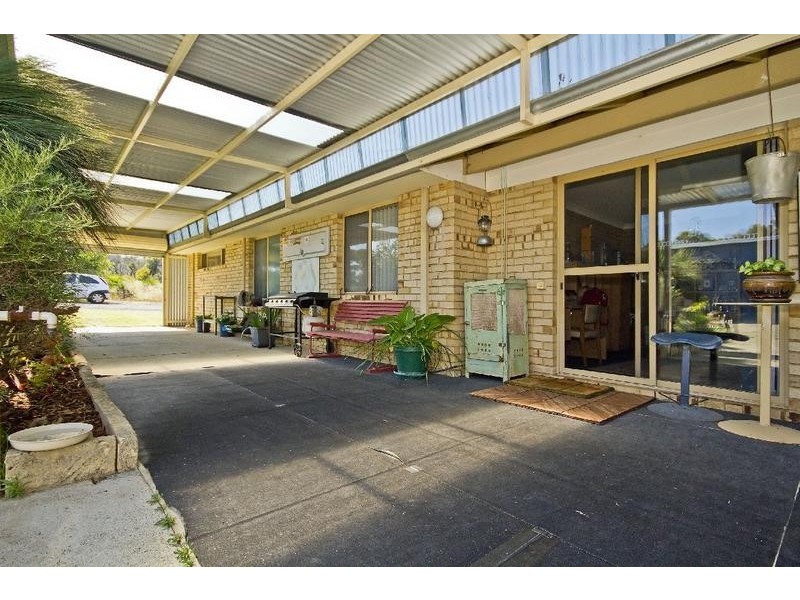 417 Russell Road, Munster WA 6166